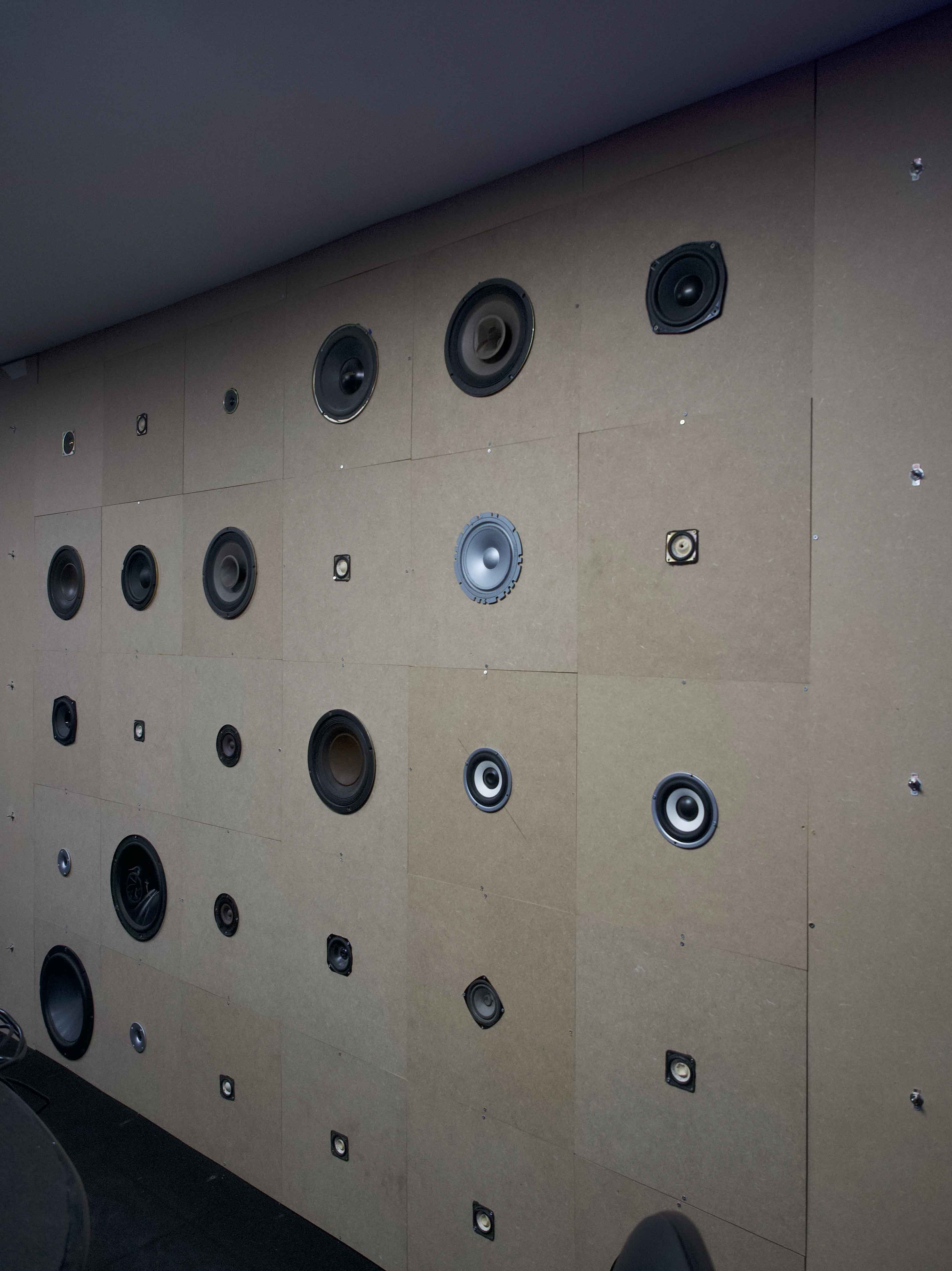 Écoutes plastiques - mur